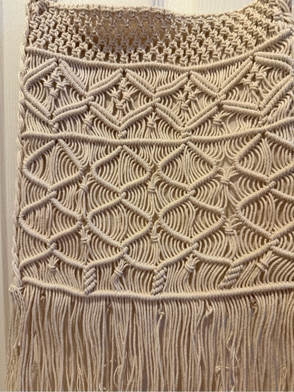 Vintage Boho Macramé Fringe Bag in Natural from 1970s - Picture 2 of 8
